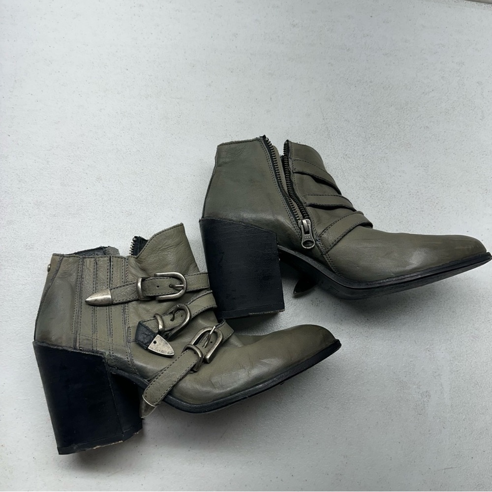 Baske California Buckle Leather Ankle Boots Size 8.5